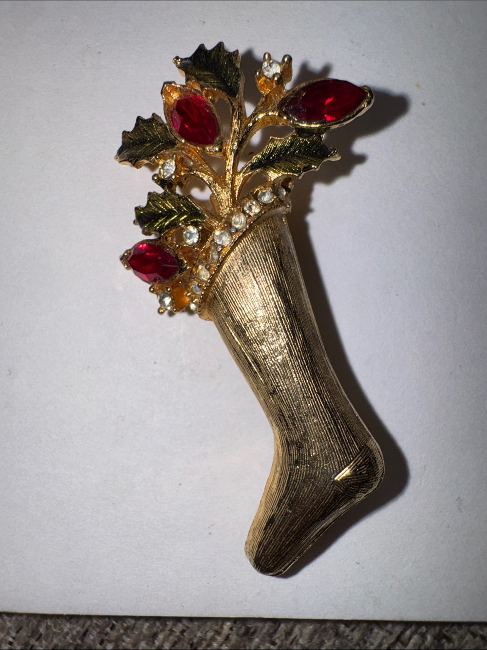 Christmas Lapel Pin Brooch Stocking Gold tone .Red Gem Rhinestone & Holly VTG